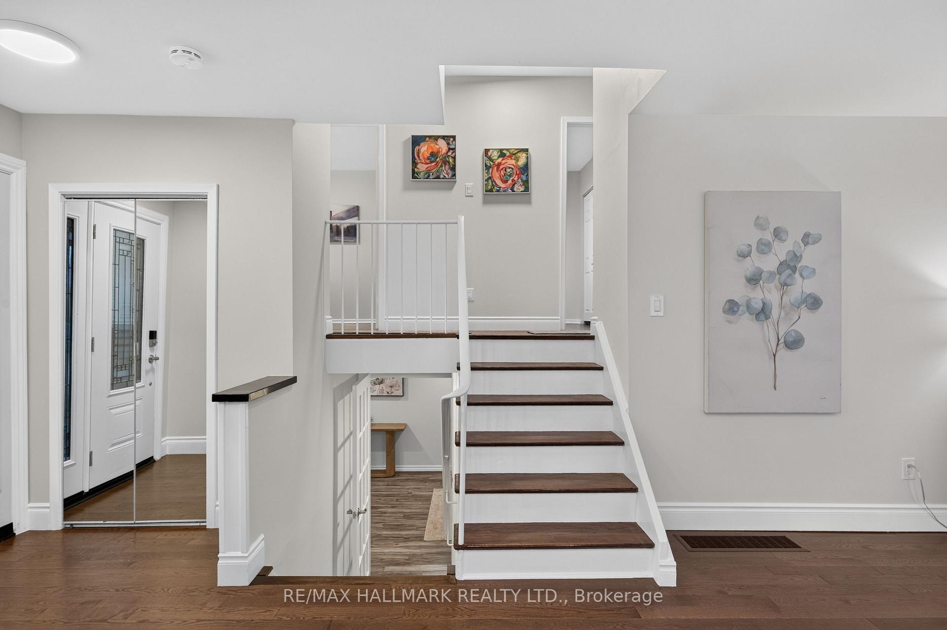 Photo 18 of 52 Clement Road, Etobicoke, Willowridge-Martingrove-Richview — HOMEH