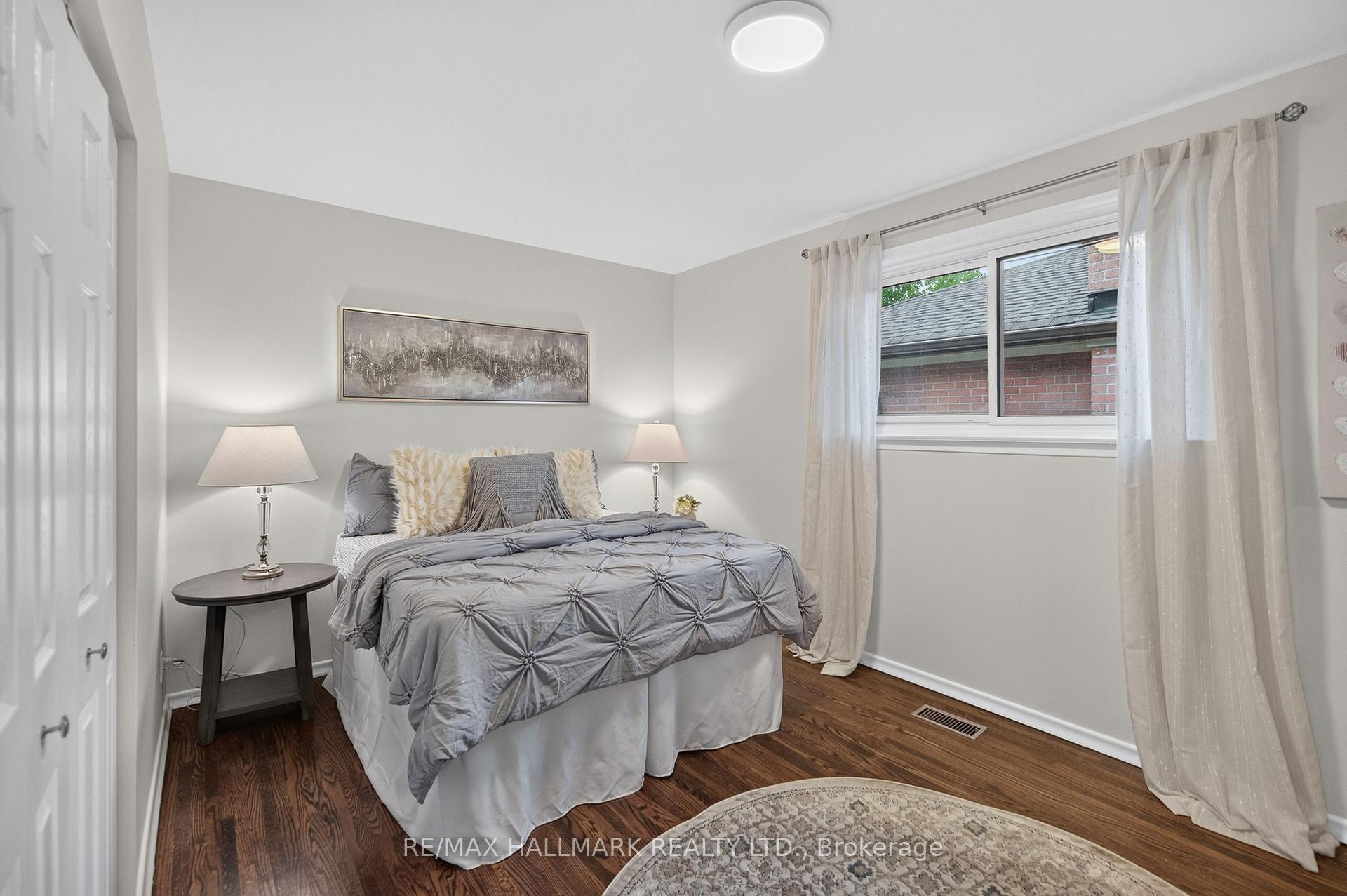 Photo 21 of 52 Clement Road, Etobicoke, Willowridge-Martingrove-Richview — HOMEH