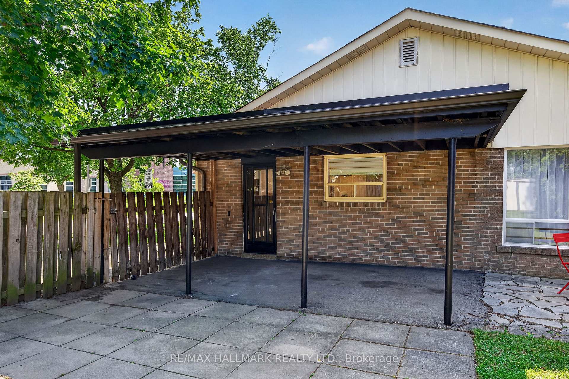 Photo 34 of 52 Clement Road, Etobicoke, Willowridge-Martingrove-Richview — HOMEH