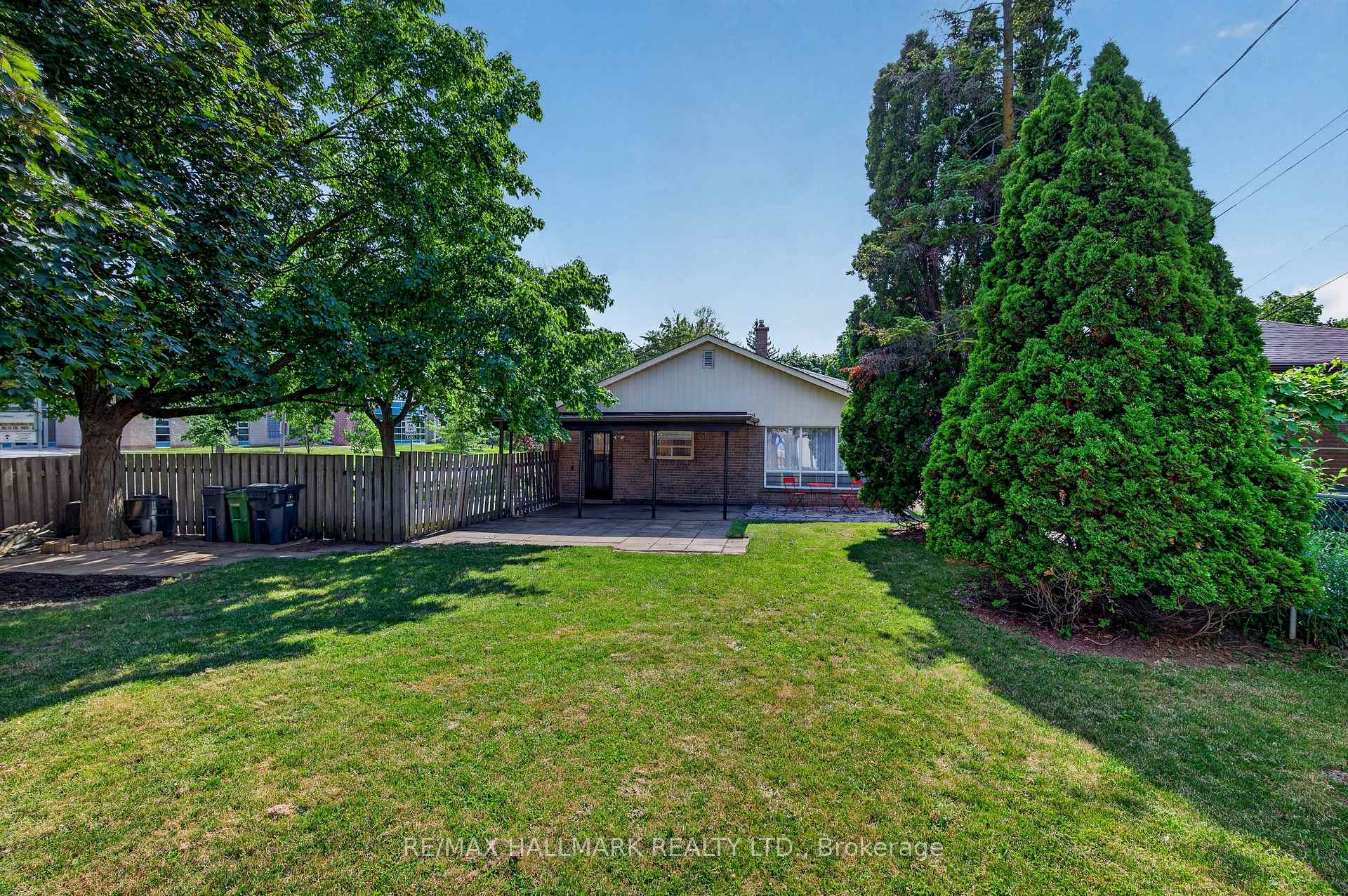 Photo 39 of 52 Clement Road, Etobicoke, Willowridge-Martingrove-Richview — HOMEH