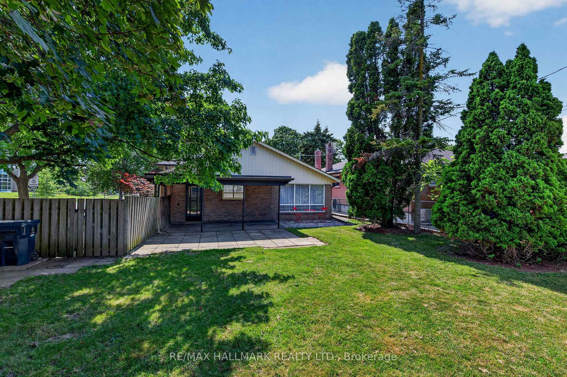 Photo 40 of 52 Clement Road, Etobicoke, Willowridge-Martingrove-Richview — HOMEH