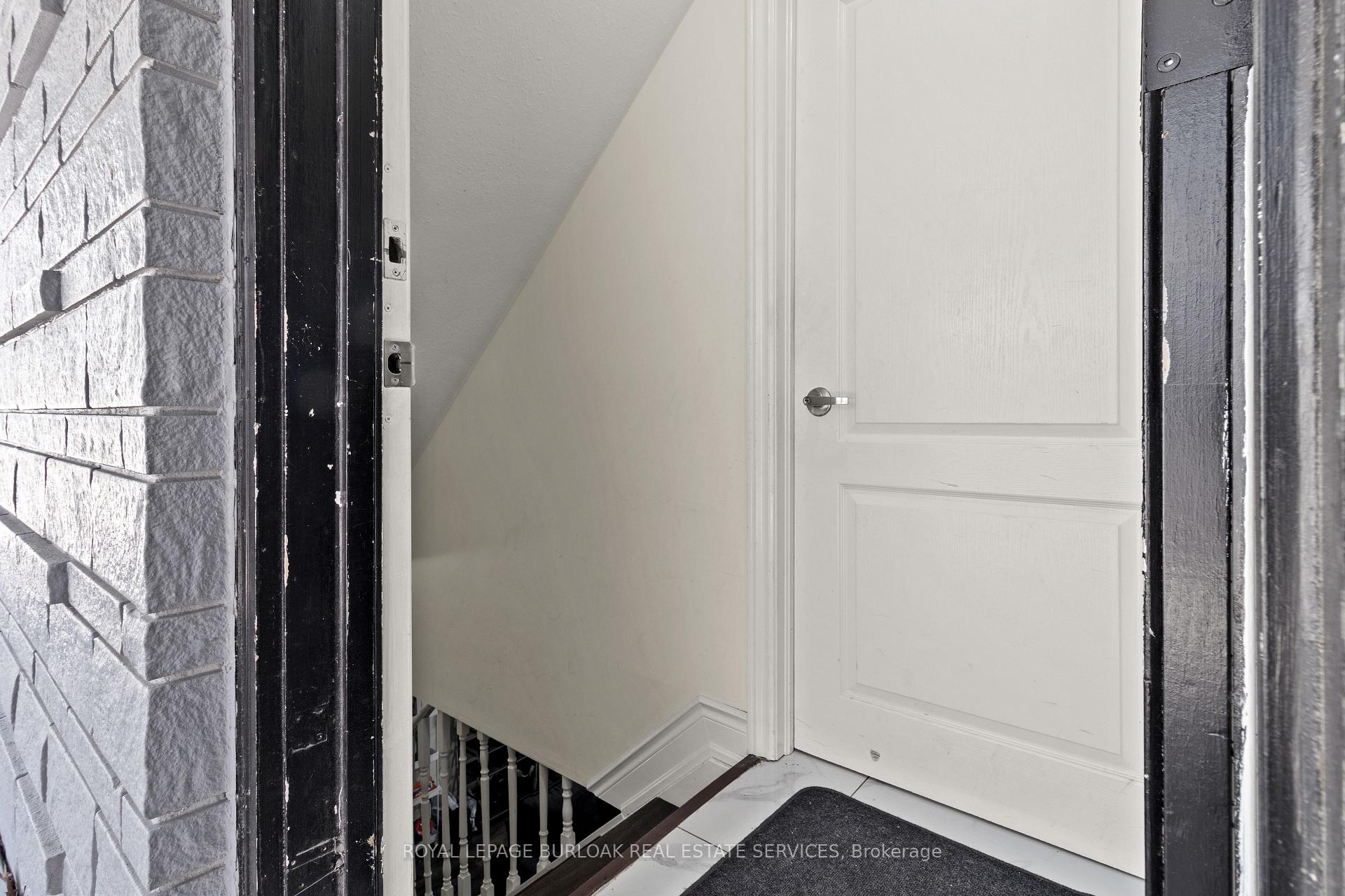 Photo 5 of Unit LOWER, 61 Goldfinch Road, Hamilton, Bruleville — HOMEH