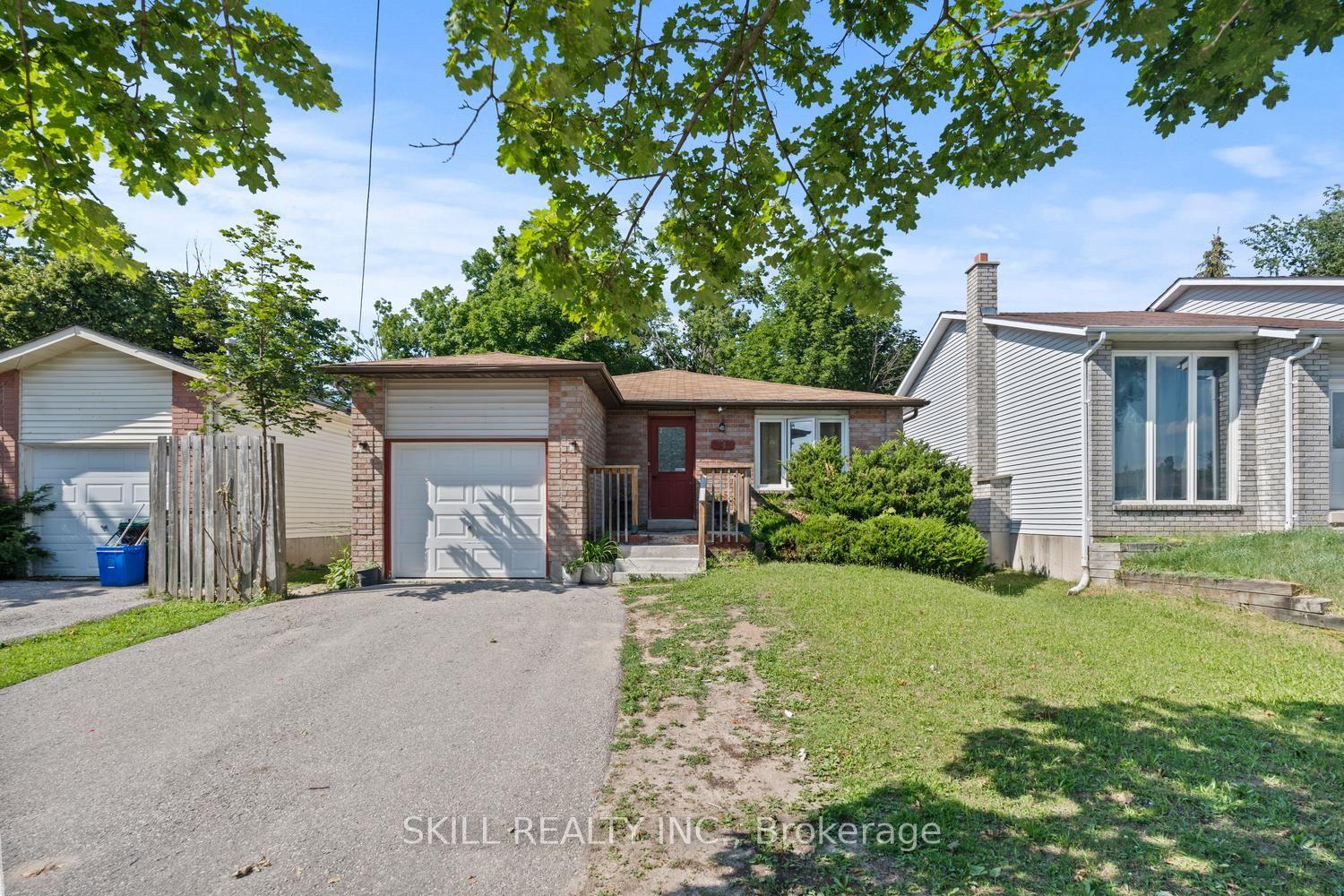 Photo 2 of 141 Hickling Trail, Barrie, Grove East — HOMEH
