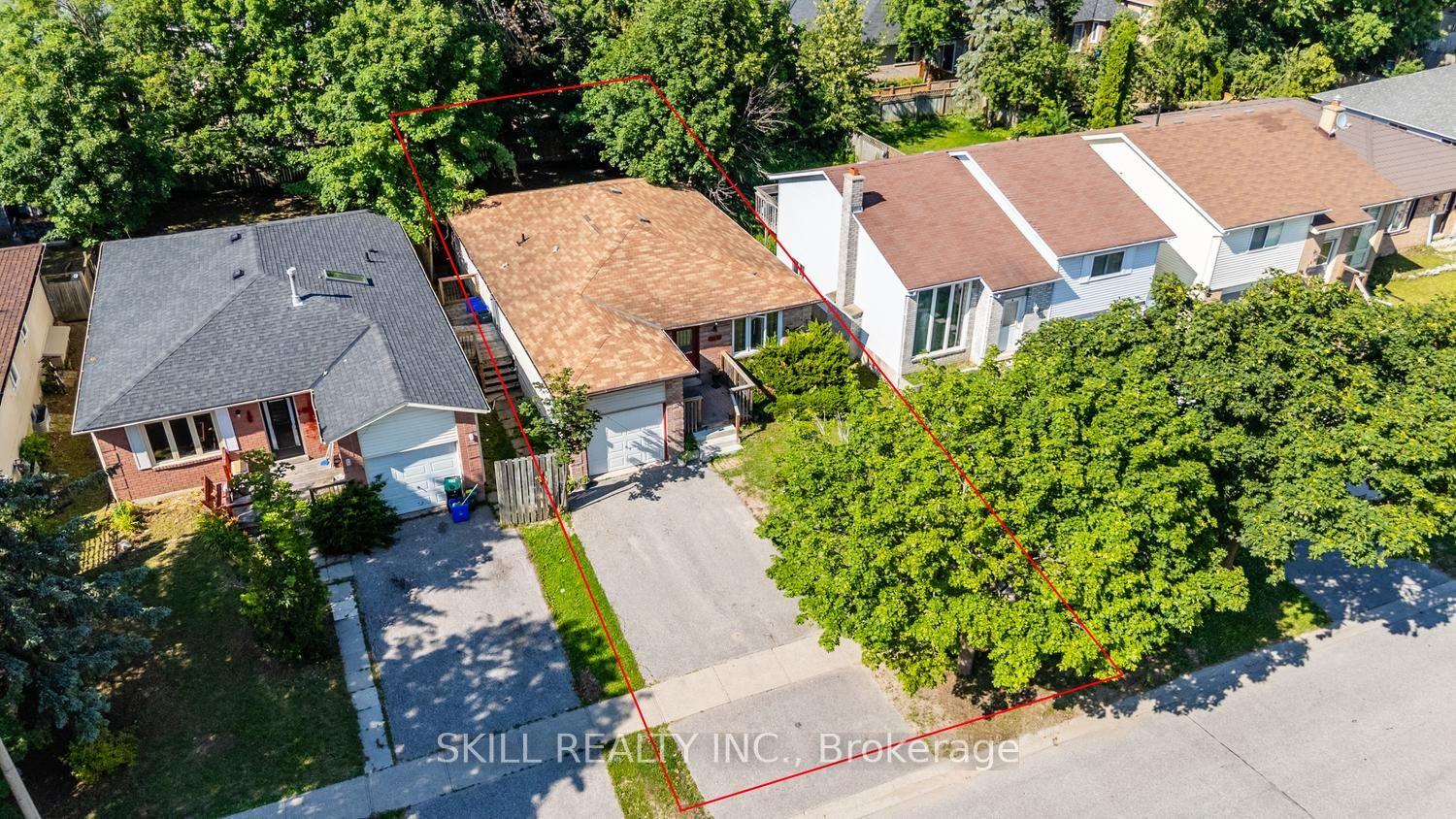 Photo 3 of 141 Hickling Trail, Barrie, Grove East — HOMEH