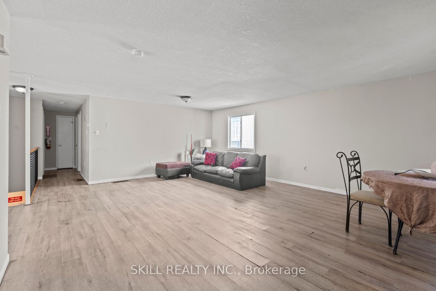 Photo 4 of 141 Hickling Trail, Barrie, Grove East — HOMEH