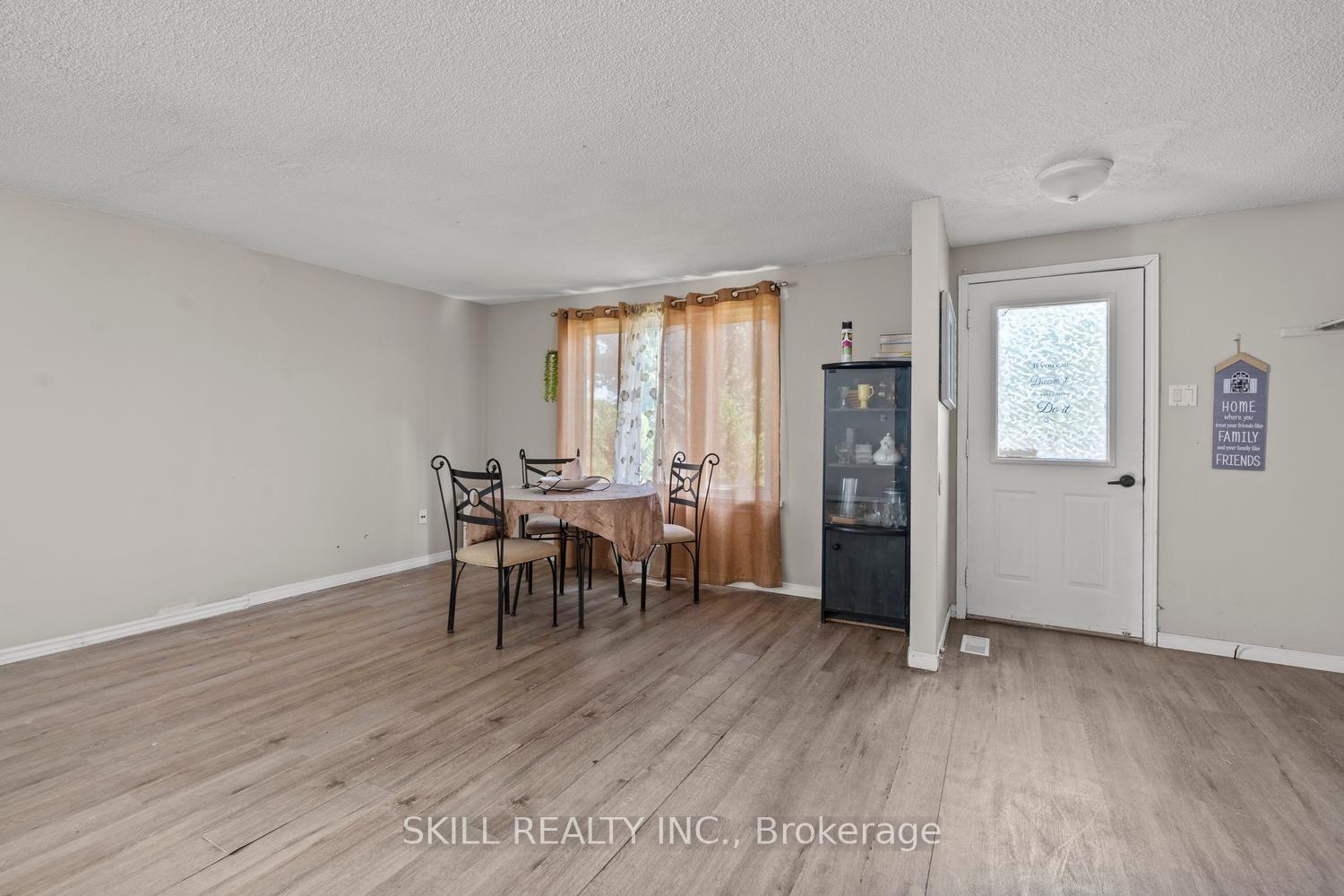 Photo 12 of 141 Hickling Trail, Barrie, Grove East — HOMEH