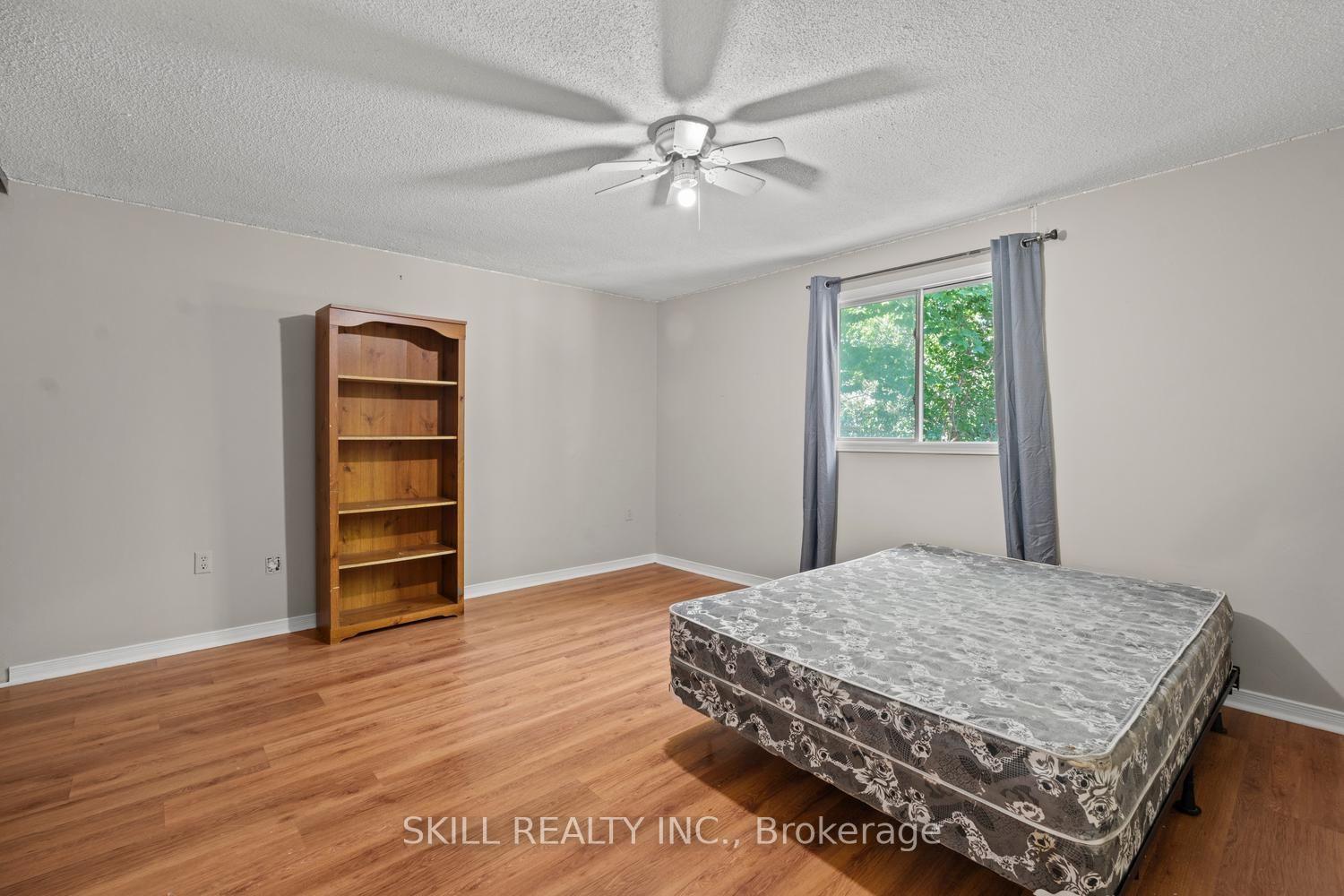 Photo 16 of 141 Hickling Trail, Barrie, Grove East — HOMEH