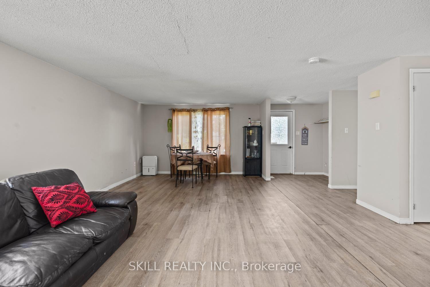 Photo 19 of 141 Hickling Trail, Barrie, Grove East — HOMEH