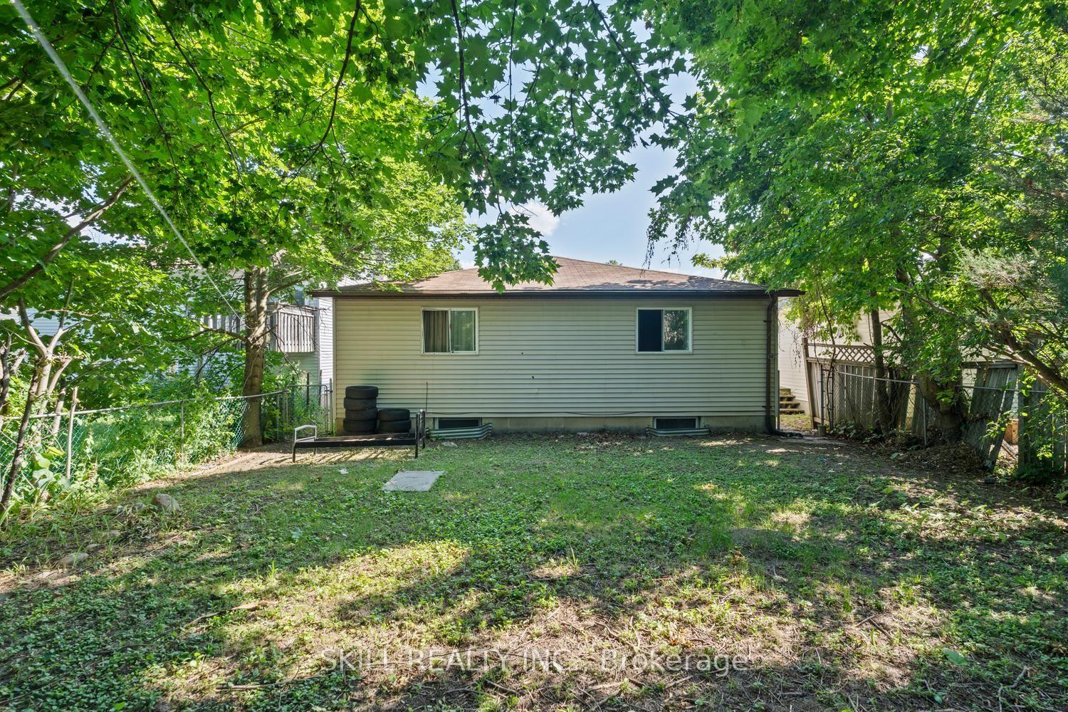 Photo 29 of 141 Hickling Trail, Barrie, Grove East — HOMEH