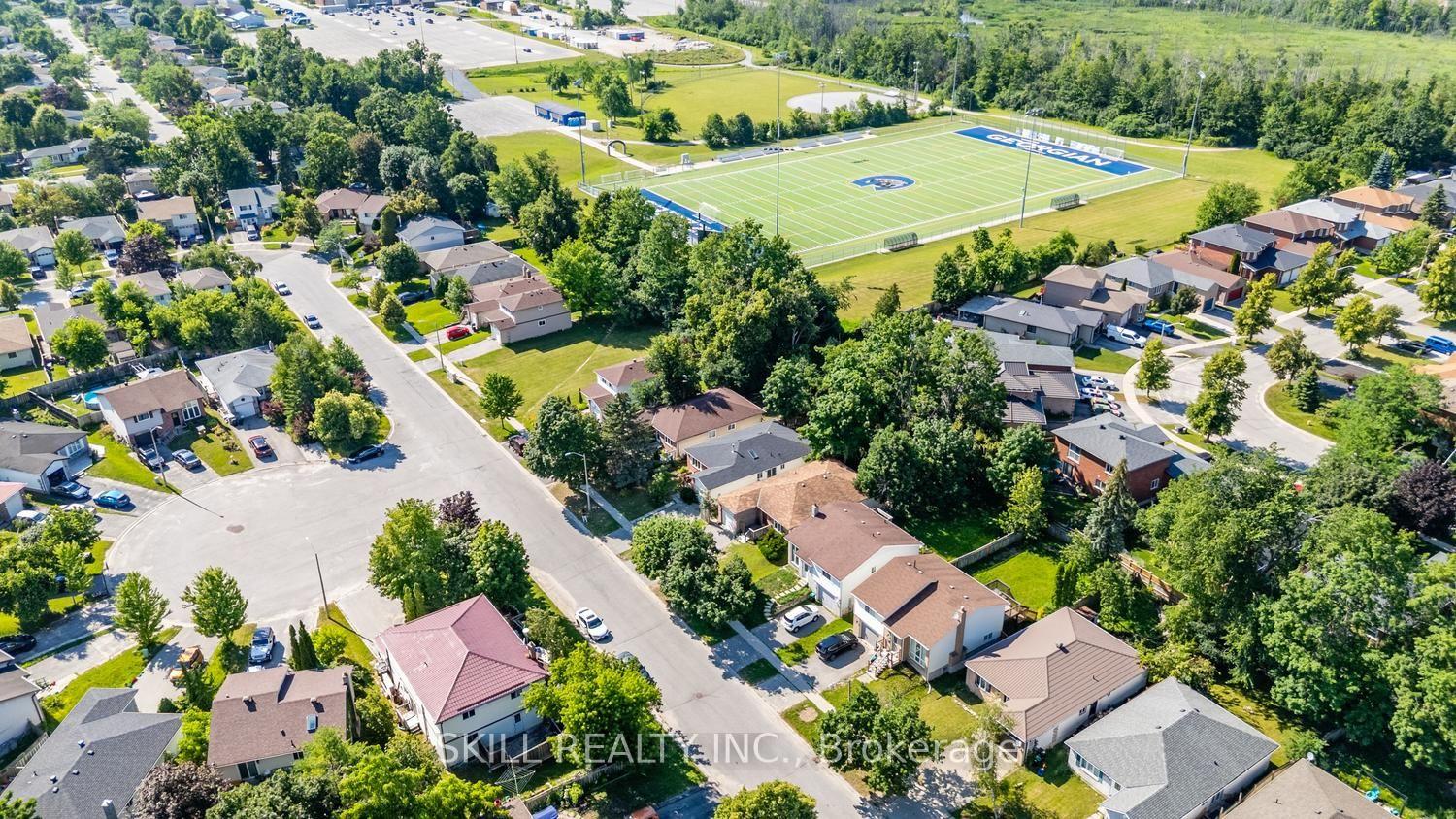 Photo 42 of 141 Hickling Trail, Barrie, Grove East — HOMEH