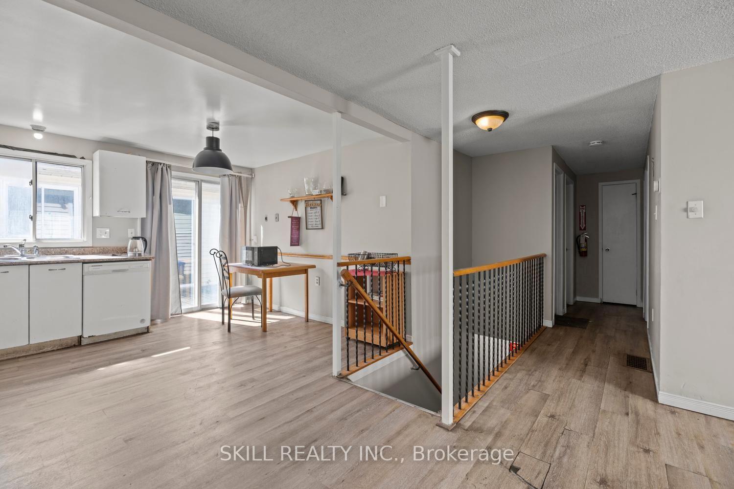Photo 20 of 141 Hickling Trail, Barrie, Grove East — HOMEH