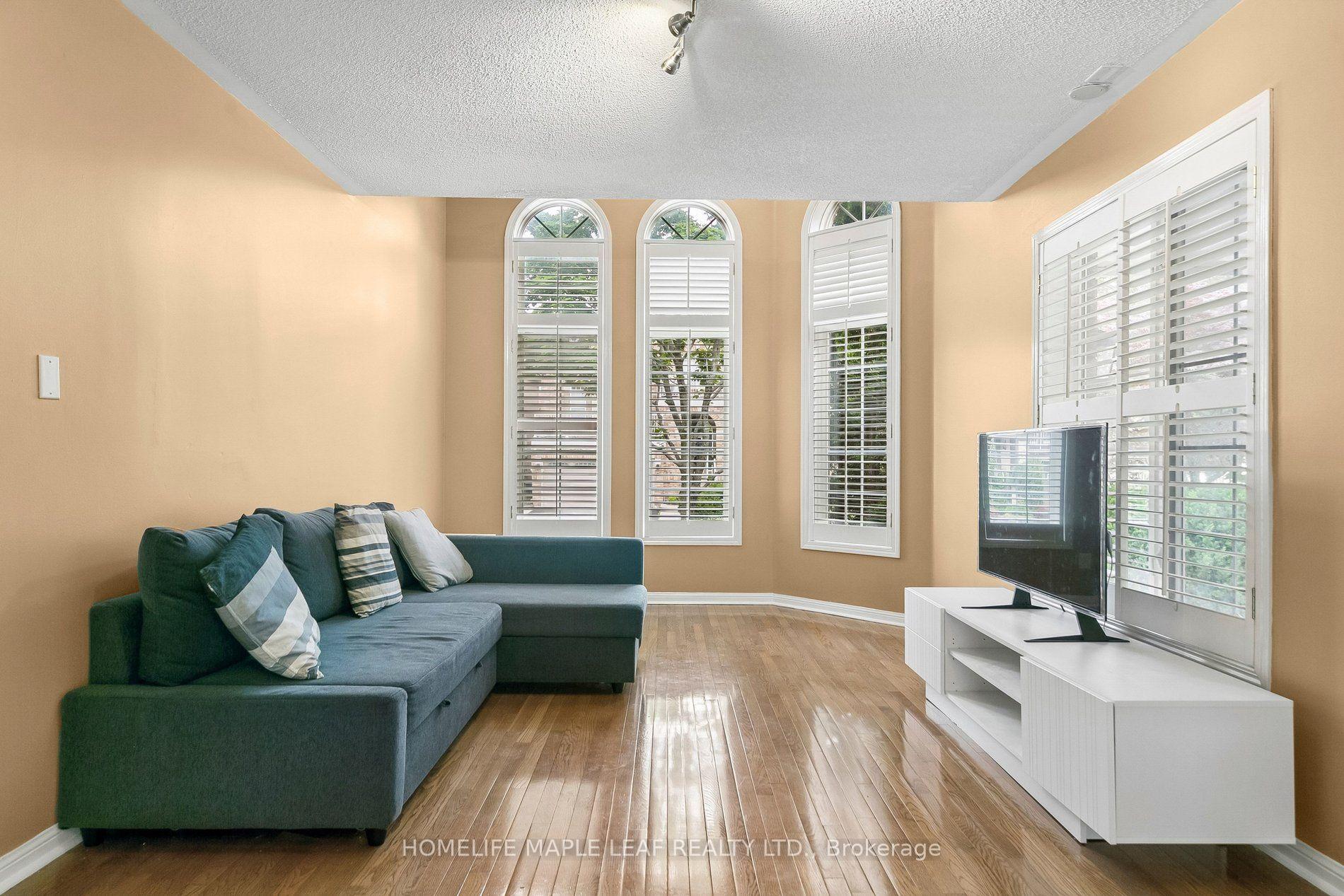 Photo 4 of 3948 Deepwood Heights, Mississauga, Churchill Meadows — HOMEH