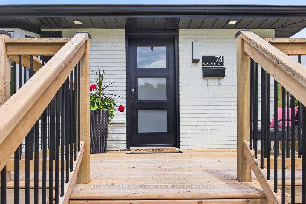 Photo 2 of 74 Balmoral Drive, Brantford, Mayfair — HOMEH