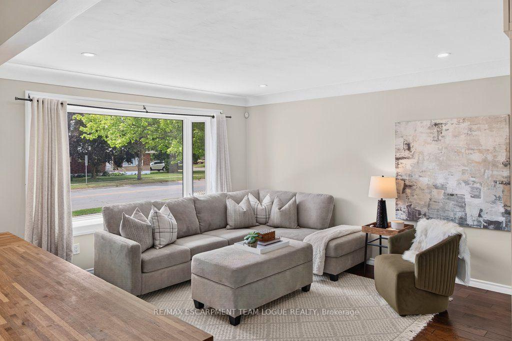 Photo 7 of 74 Balmoral Drive, Brantford, Mayfair — HOMEH