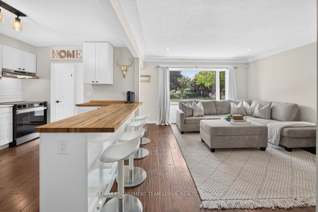 Photo 8 of 74 Balmoral Drive, Brantford, Mayfair — HOMEH