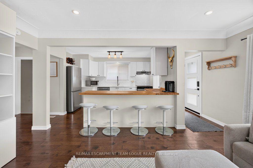 Photo 9 of 74 Balmoral Drive, Brantford, Mayfair — HOMEH