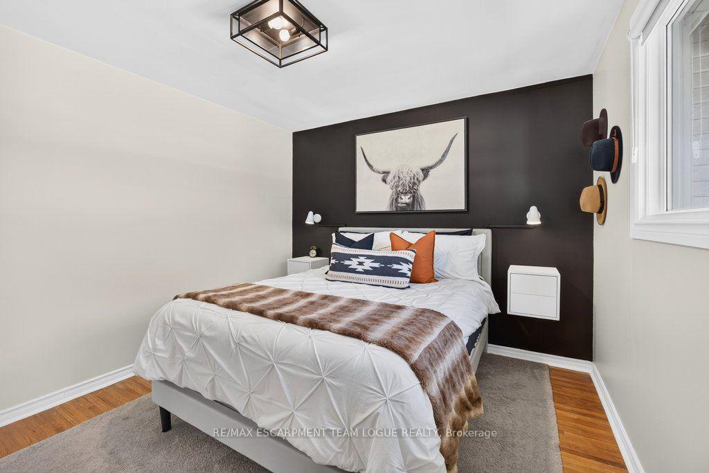 Photo 17 of 74 Balmoral Drive, Brantford, Mayfair — HOMEH