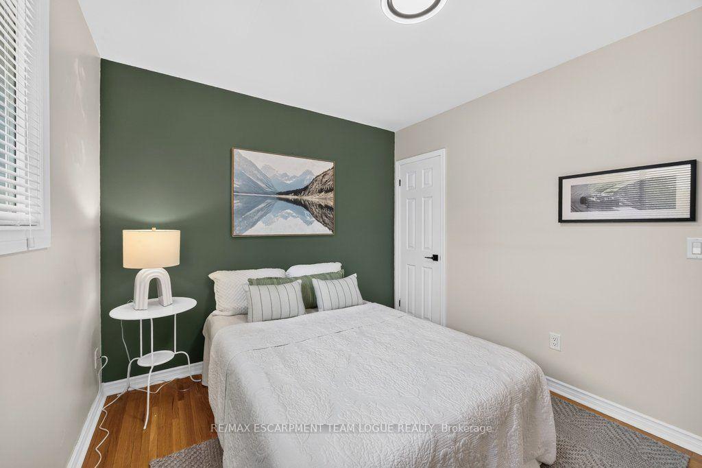 Photo 20 of 74 Balmoral Drive, Brantford, Mayfair — HOMEH
