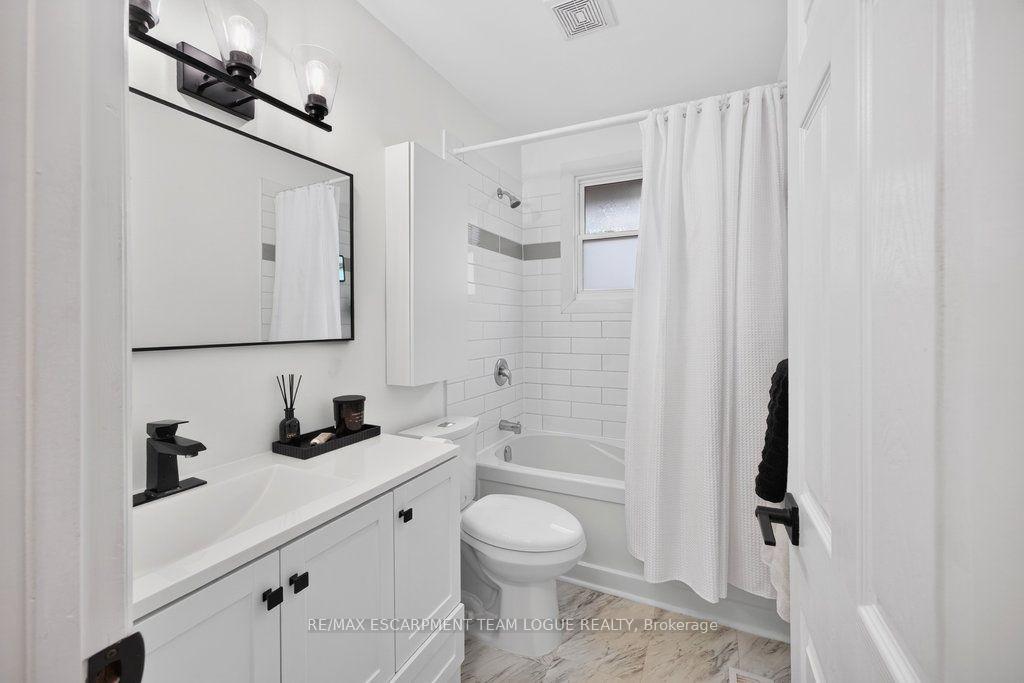 Photo 22 of 74 Balmoral Drive, Brantford, Mayfair — HOMEH