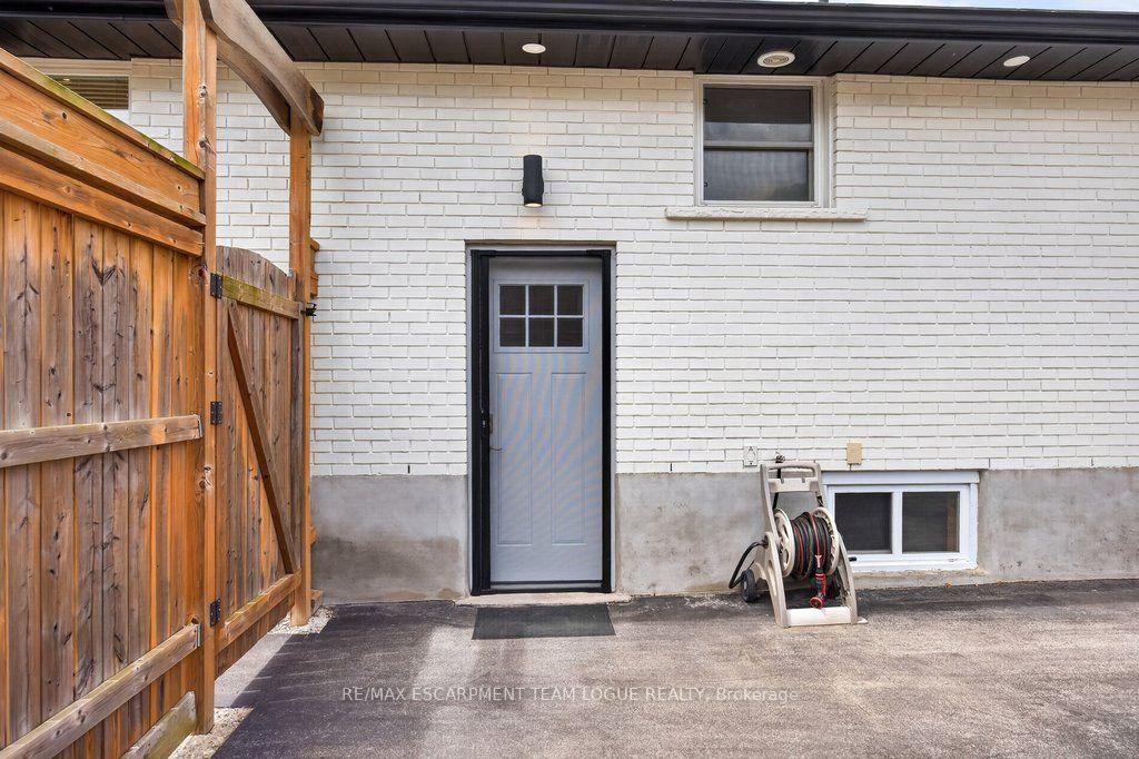 Photo 32 of 74 Balmoral Drive, Brantford, Mayfair — HOMEH