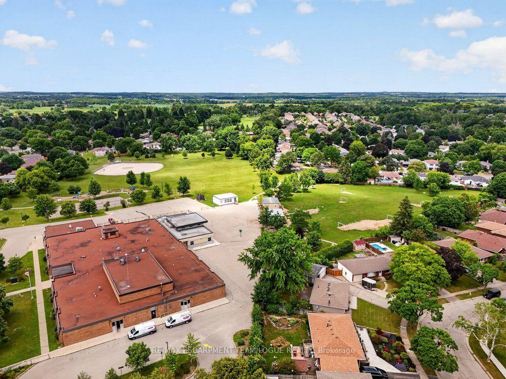 Photo 47 of 74 Balmoral Drive, Brantford, Mayfair — HOMEH