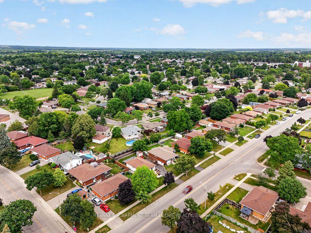 Photo 49 of 74 Balmoral Drive, Brantford, Mayfair — HOMEH