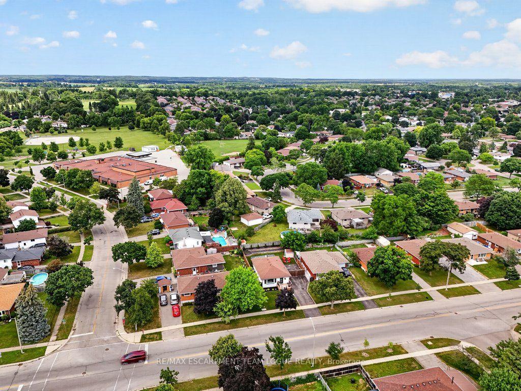 Photo 50 of 74 Balmoral Drive, Brantford, Mayfair — HOMEH