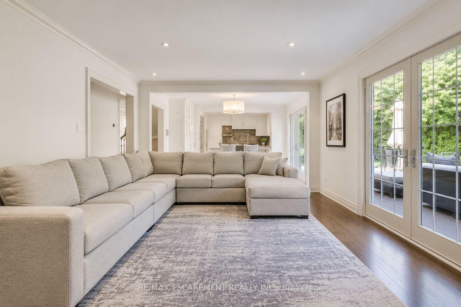 Photo 12 of 1251 Lakeshore Road E, Oakville, Morrison — HOMEH