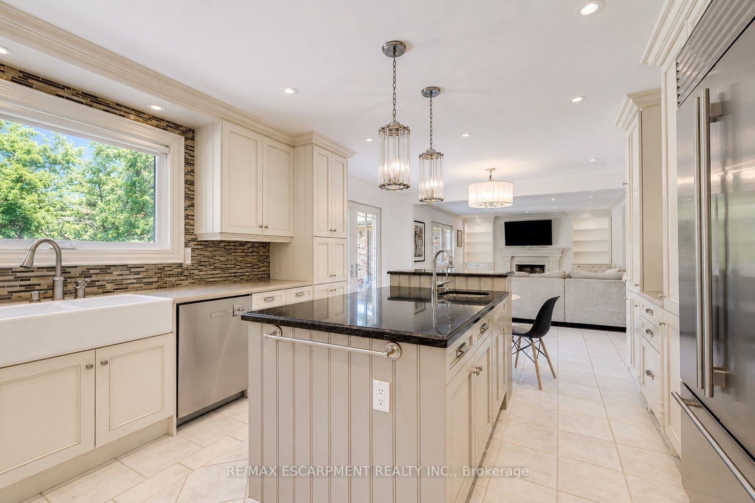 Photo 13 of 1251 Lakeshore Road E, Oakville, Morrison — HOMEH