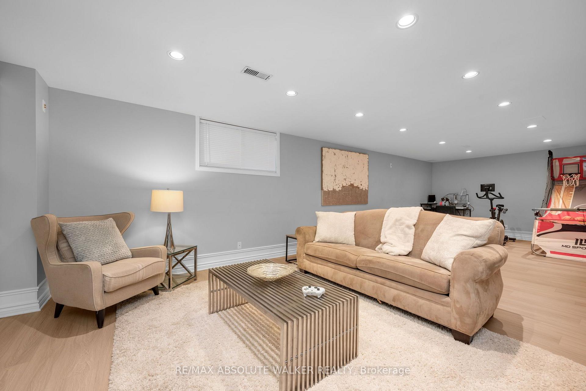 Photo 33 of 2207 Sandman Crescent, Ottawa, Avalon East — HOMEH