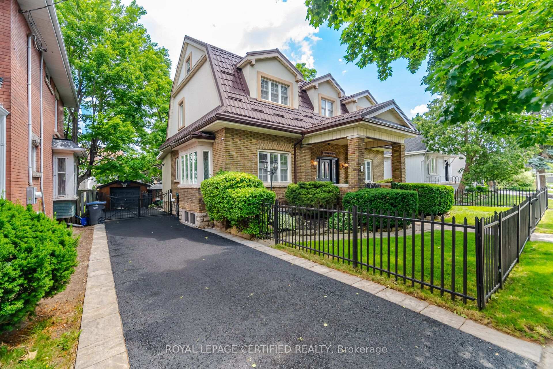 Photo 3 of 8 Elizabeth Street S, Brampton, Downtown Brampton — HOMEH