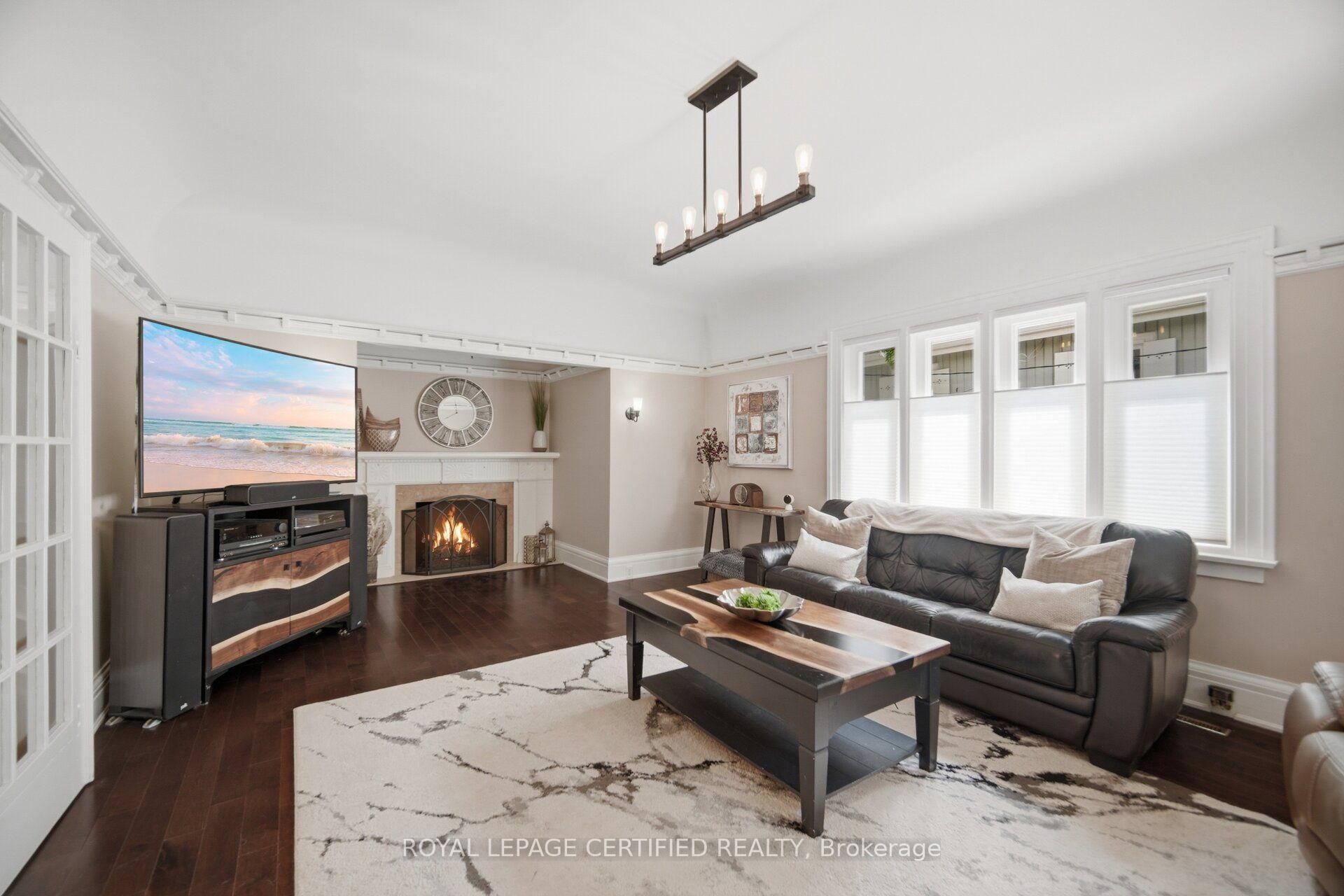 Photo 11 of 8 Elizabeth Street S, Brampton, Downtown Brampton — HOMEH