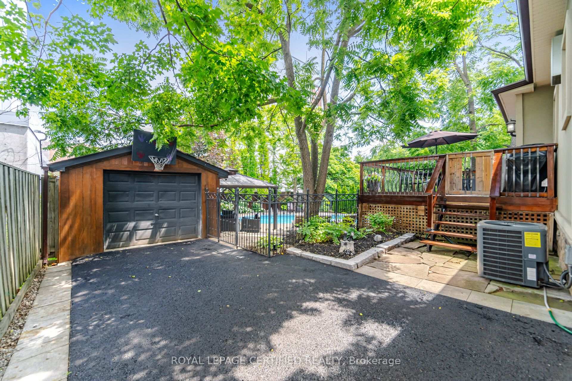Photo 48 of 8 Elizabeth Street S, Brampton, Downtown Brampton — HOMEH