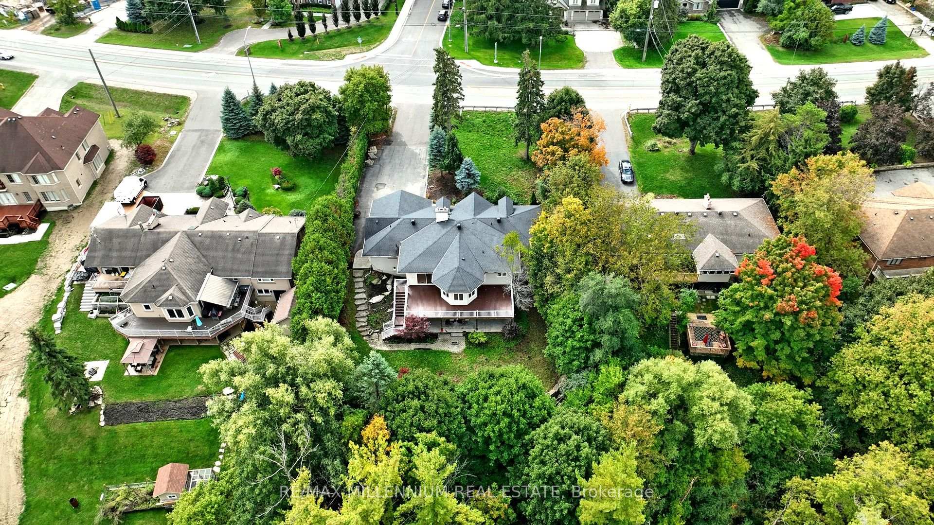 Photo 2 of 678 Nashville Road, Vaughan, Kleinburg — HOMEH