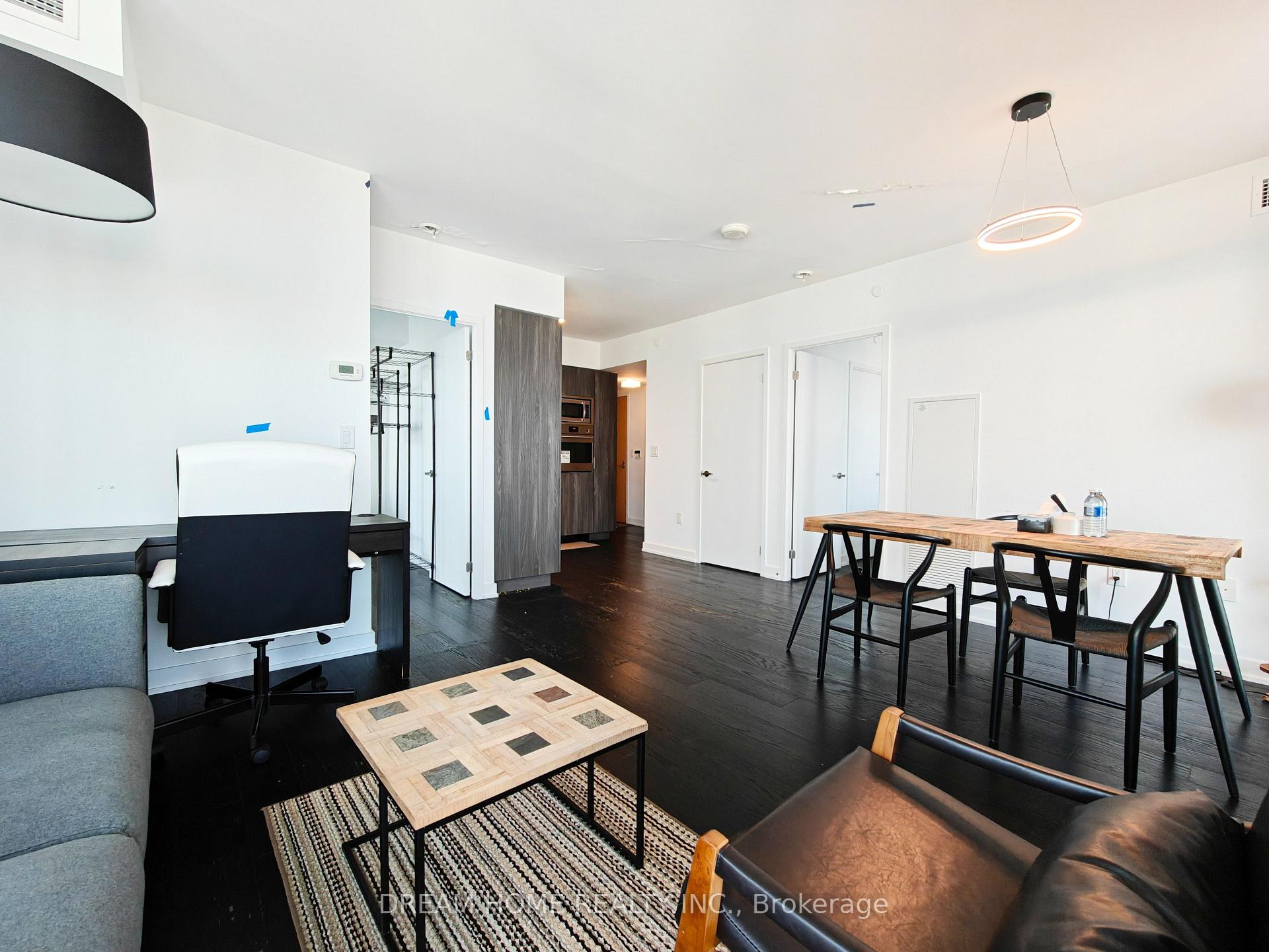 Photo 3 of Unit 3902, 11 Wellesley Street W, Toronto, Bay Street Corridor — HOMEH