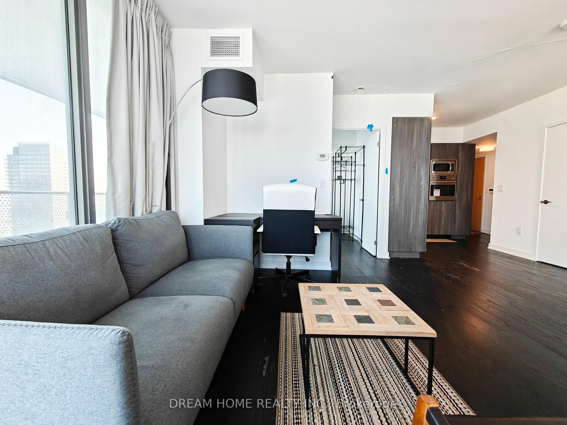Photo 4 of Unit 3902, 11 Wellesley Street W, Toronto, Bay Street Corridor — HOMEH