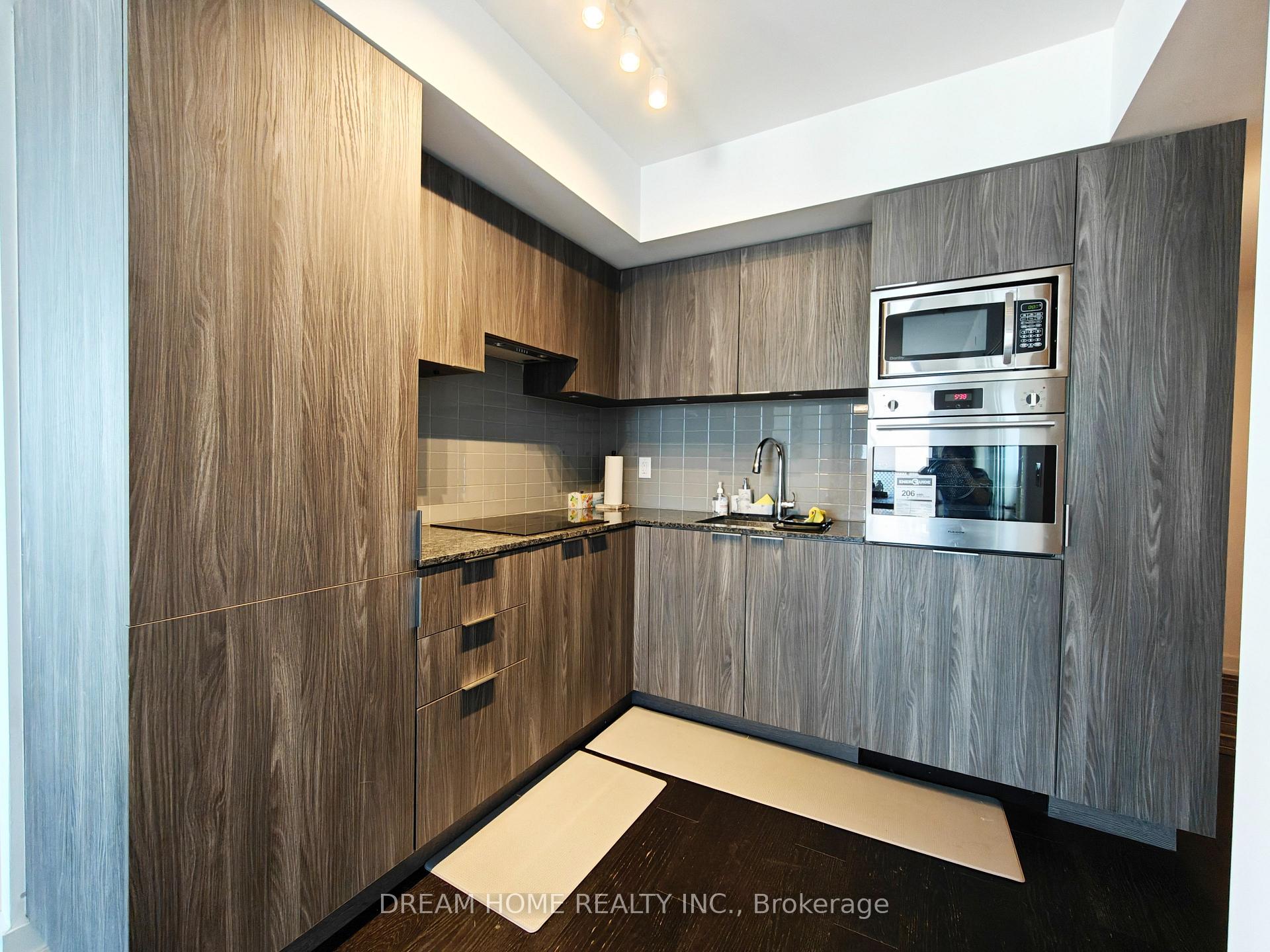 Photo 6 of Unit 3902, 11 Wellesley Street W, Toronto, Bay Street Corridor — HOMEH