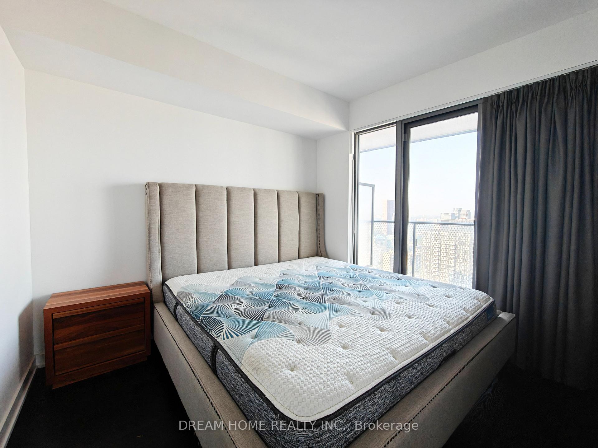 Photo 11 of Unit 3902, 11 Wellesley Street W, Toronto, Bay Street Corridor — HOMEH