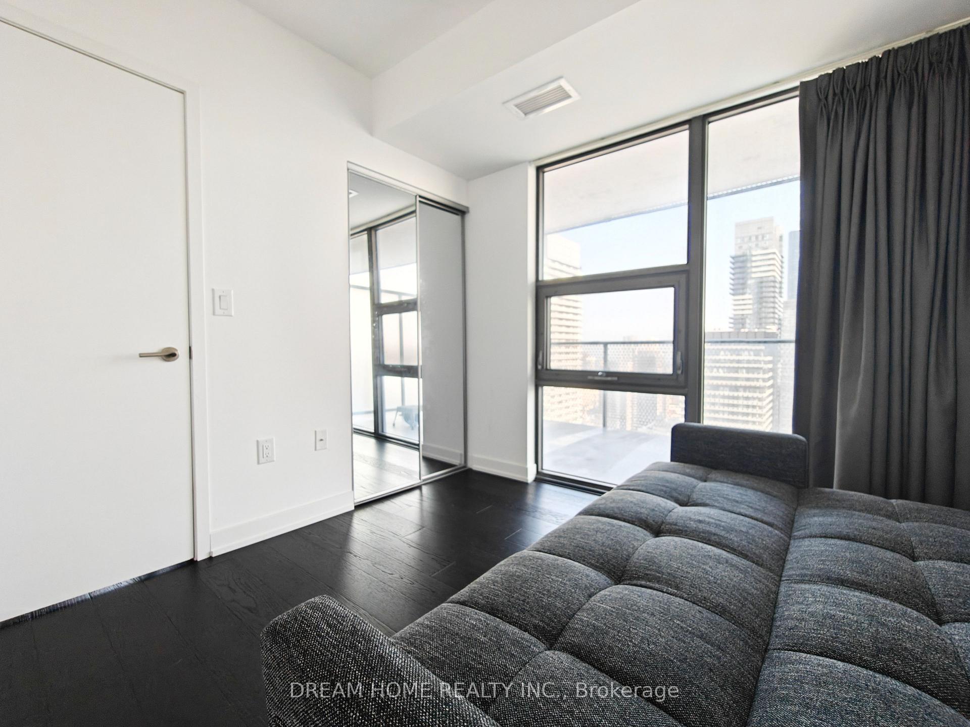 Photo 13 of Unit 3902, 11 Wellesley Street W, Toronto, Bay Street Corridor — HOMEH