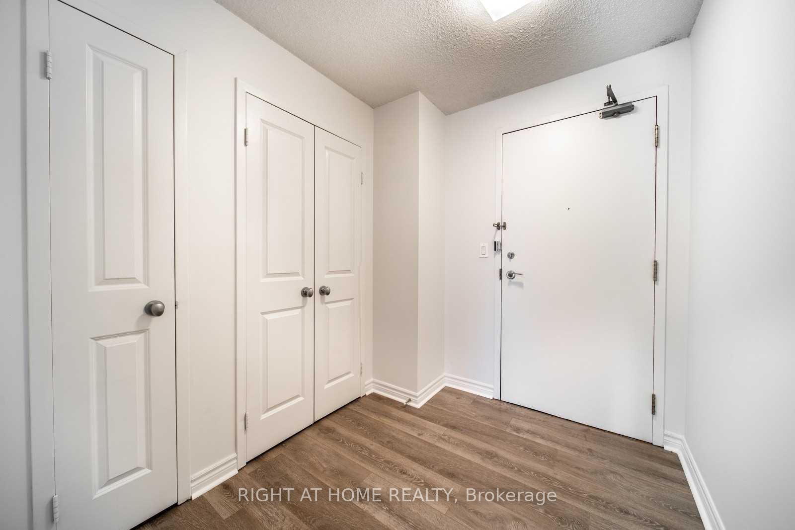 Photo 2 of Unit 1705, 11 St Joseph Street, Toronto, Bay Street Corridor — HOMEH