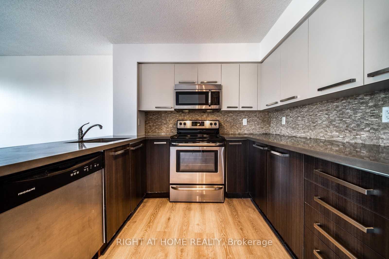 Photo 5 of Unit 1705, 11 St Joseph Street, Toronto, Bay Street Corridor — HOMEH