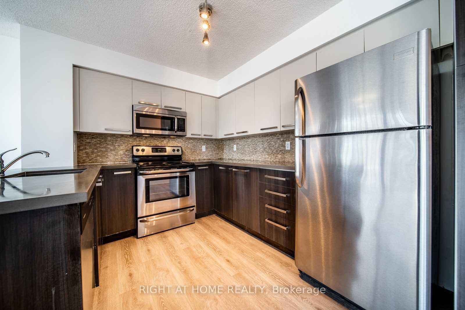Photo 6 of Unit 1705, 11 St Joseph Street, Toronto, Bay Street Corridor — HOMEH