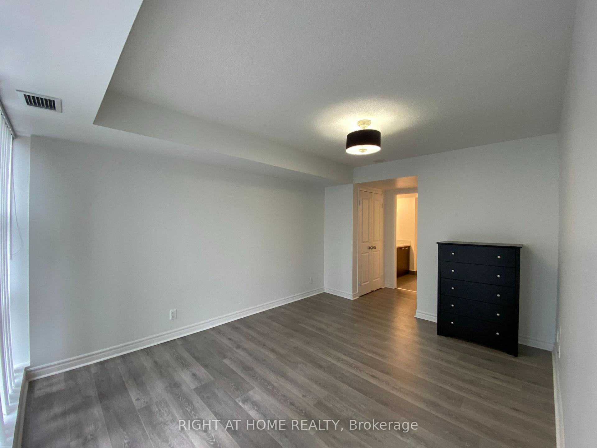 Photo 13 of Unit 1705, 11 St Joseph Street, Toronto, Bay Street Corridor — HOMEH