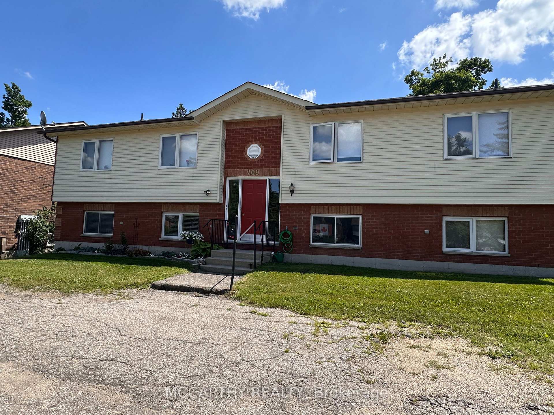Front of Unit 2, 209 Sarah Court