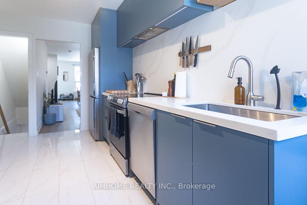 Photo 10 of 6 Macklem Avenue, Toronto, Little Portugal — HOMEH