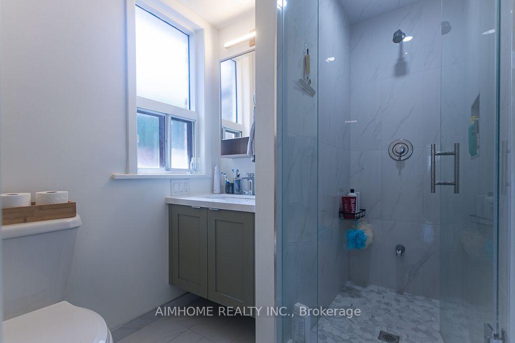 Photo 13 of 6 Macklem Avenue, Toronto, Little Portugal — HOMEH