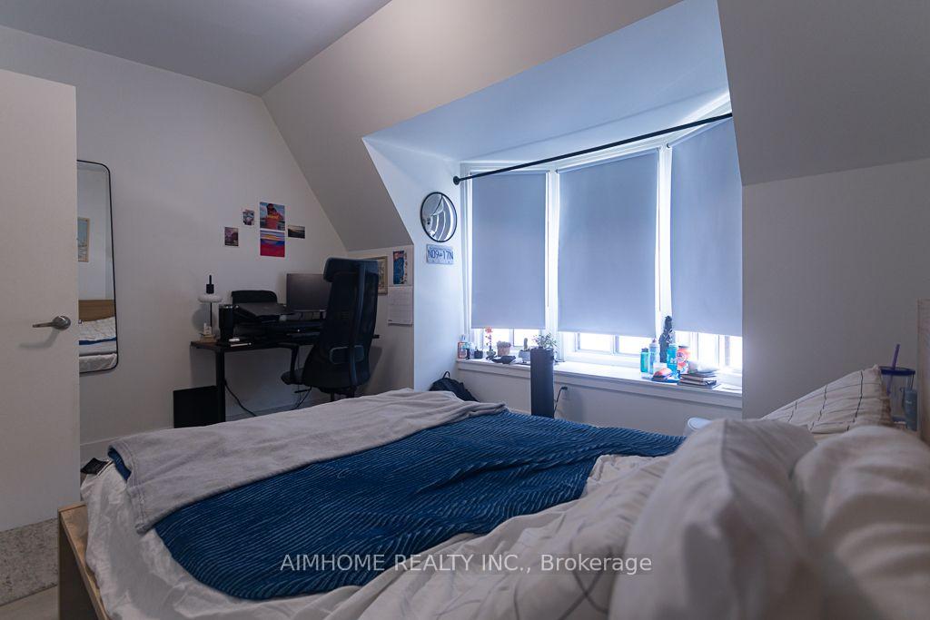 Photo 16 of 6 Macklem Avenue, Toronto, Little Portugal — HOMEH