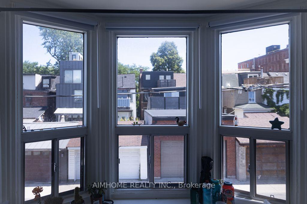 Photo 17 of 6 Macklem Avenue, Toronto, Little Portugal — HOMEH