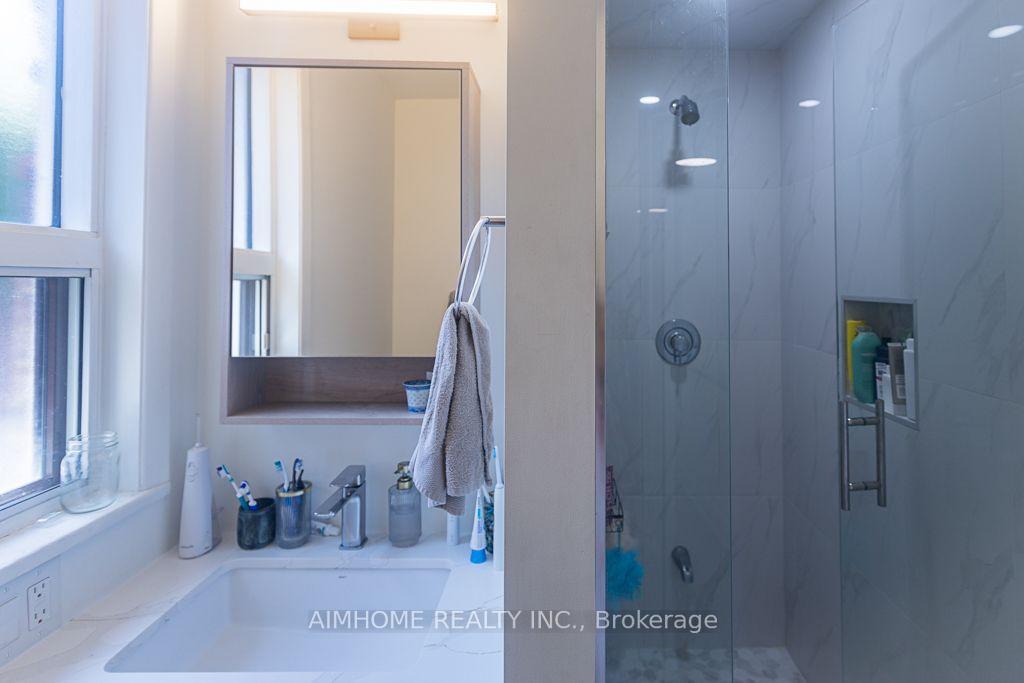 Photo 21 of 6 Macklem Avenue, Toronto, Little Portugal — HOMEH