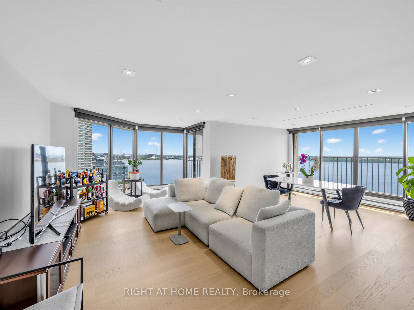 Photo 3 of Unit 2202, 65 Harbour Square, Toronto, Waterfront Communities — HOMEH